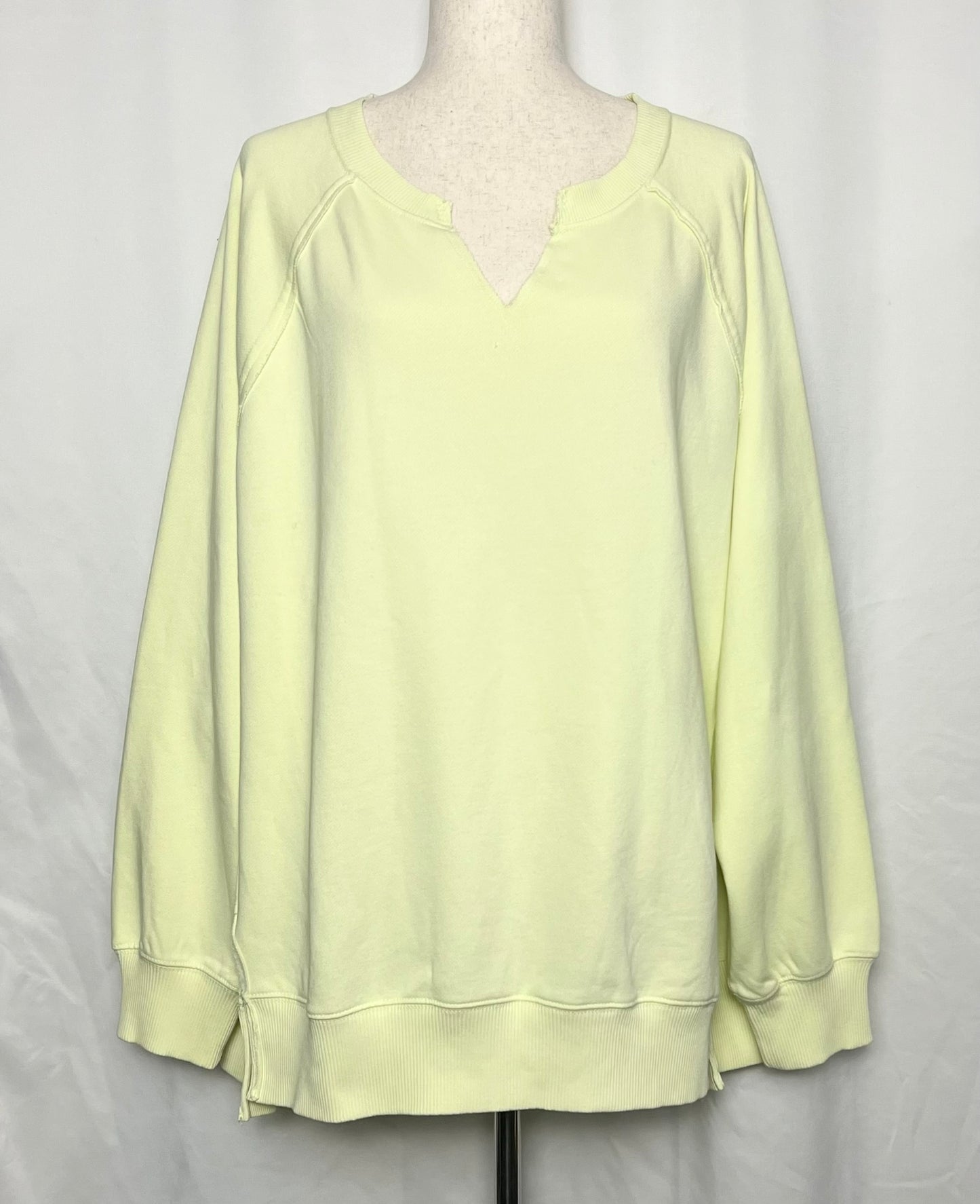 American Eagle Women's Big Hug Crew Neck Oversized Sweatshirt