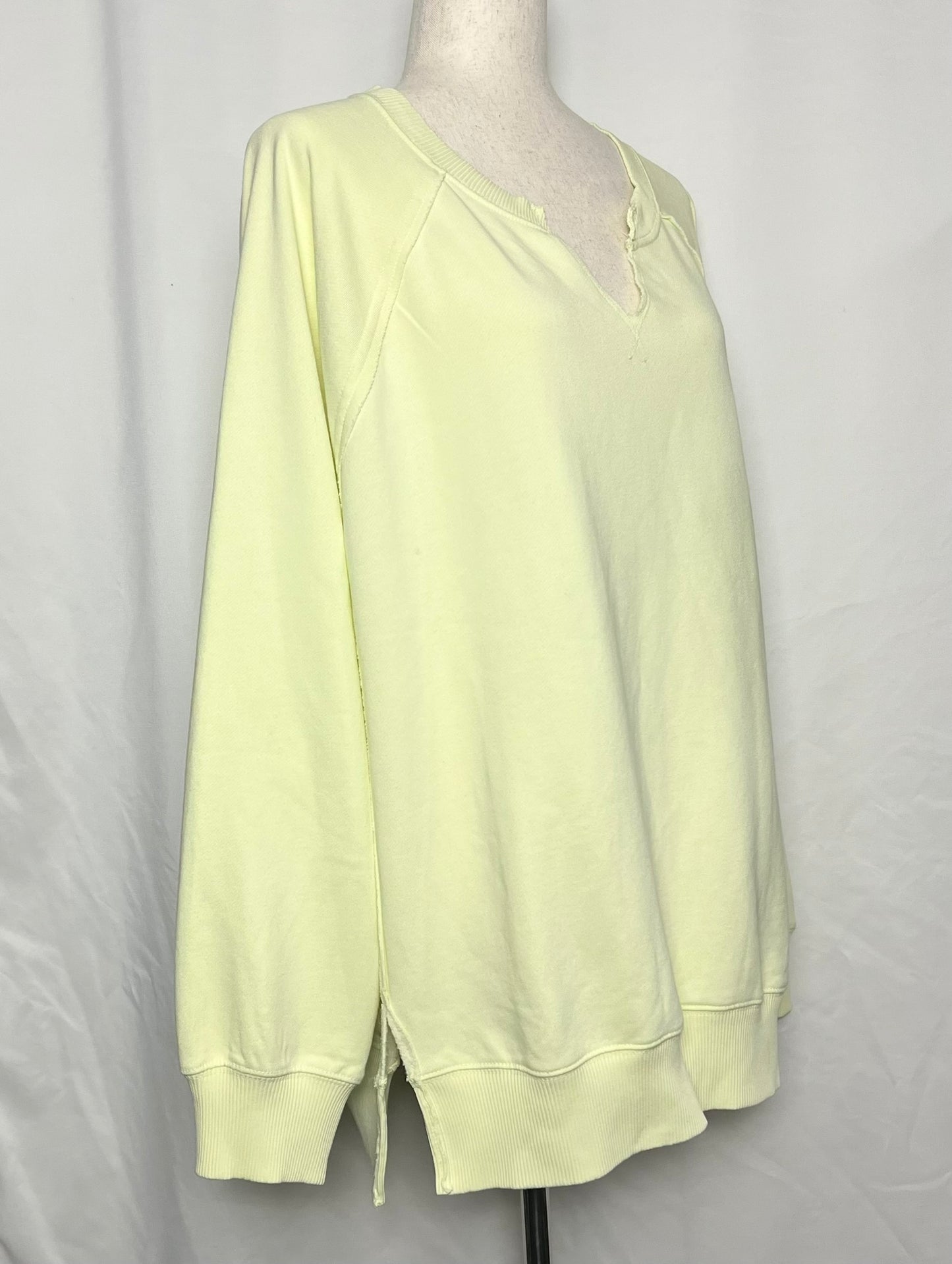 American Eagle Women's Big Hug Crew Neck Oversized Sweatshirt