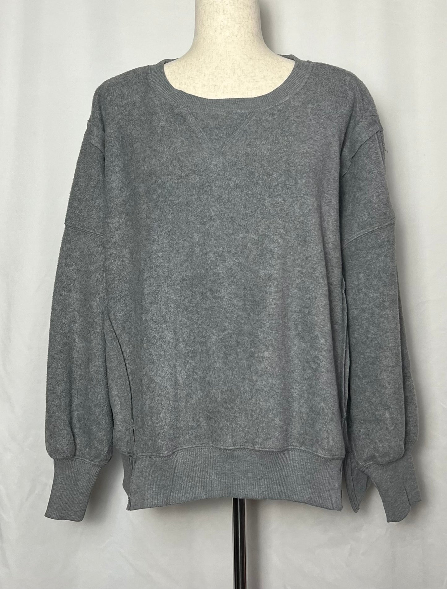 American Eagle Women's Big Hug Crew Neck Oversized Sweatshirt