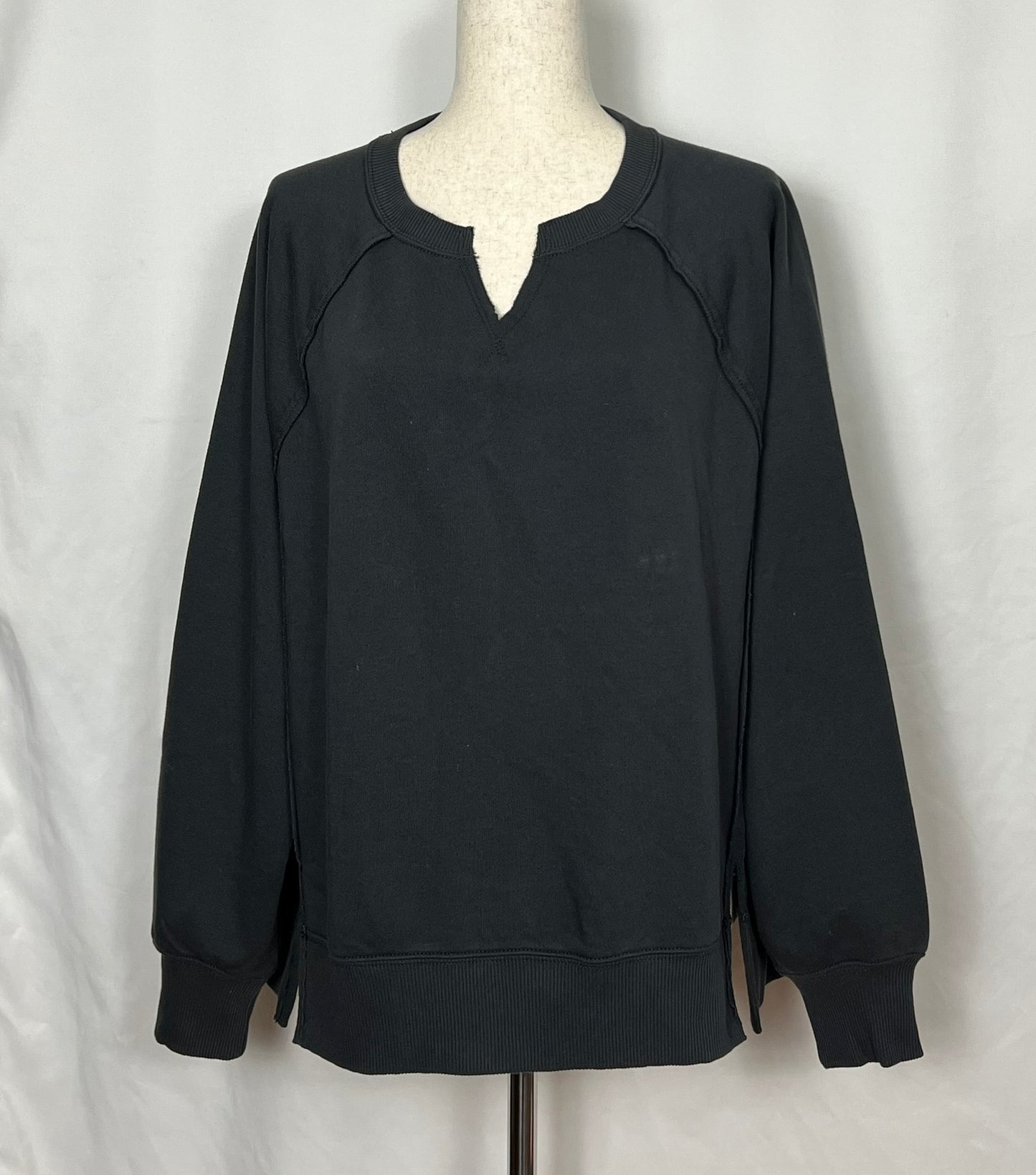 American Eagle Women's Big Hug Crew Neck Oversized Sweatshirt