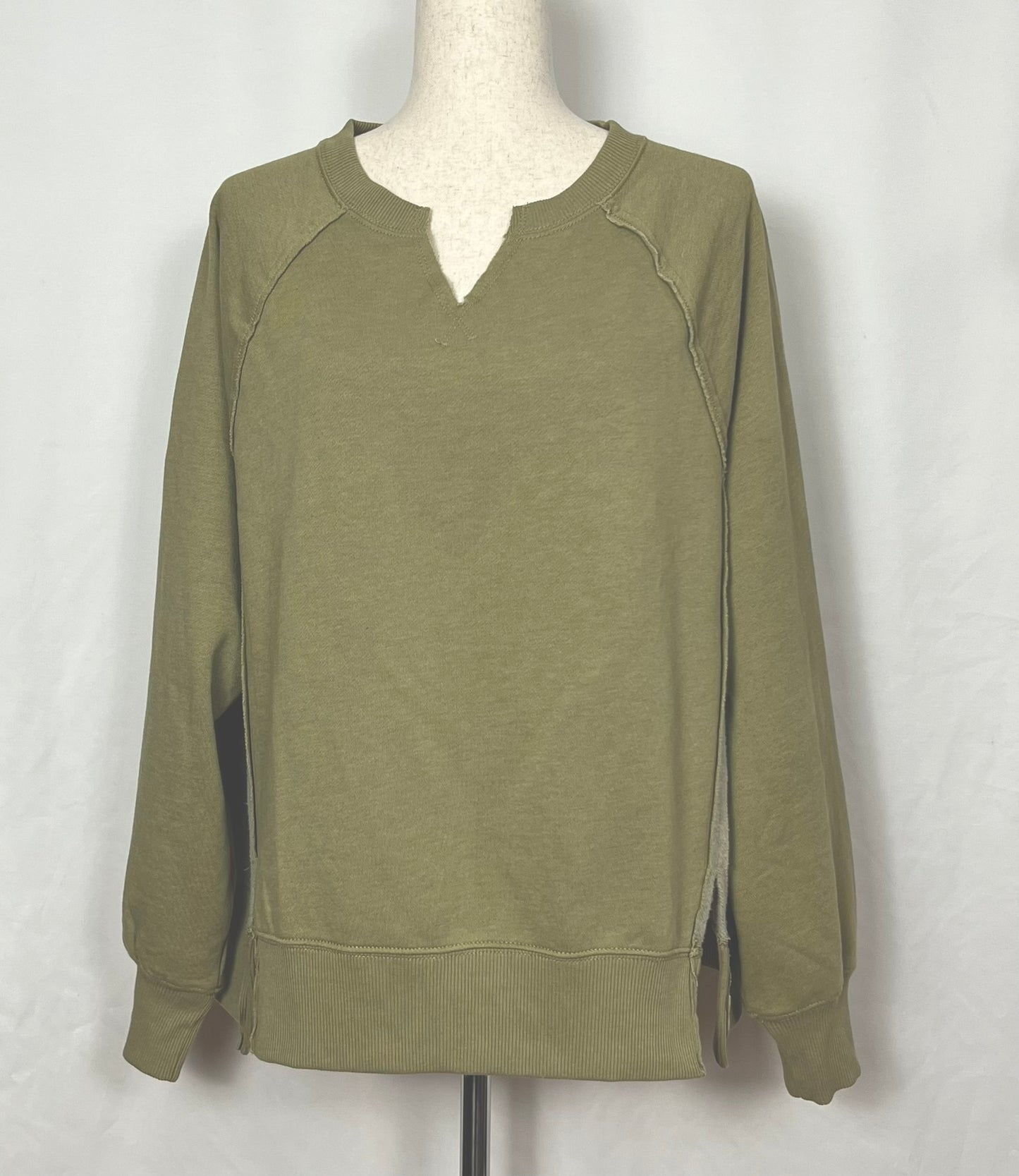 American Eagle Women's Big Hug Crew Neck Oversized Sweatshirt