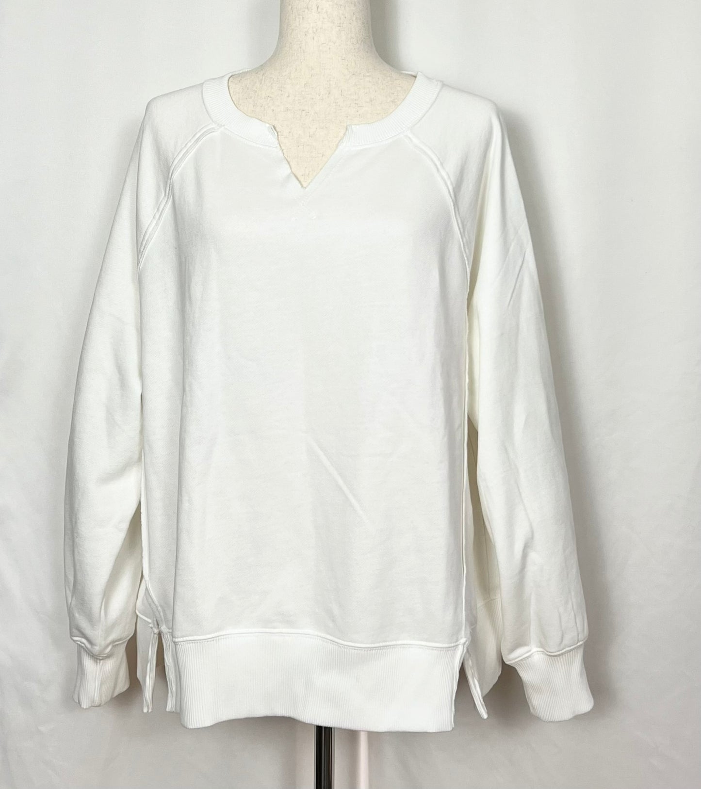 American Eagle Women's Big Hug Crew Neck Oversized Sweatshirt
